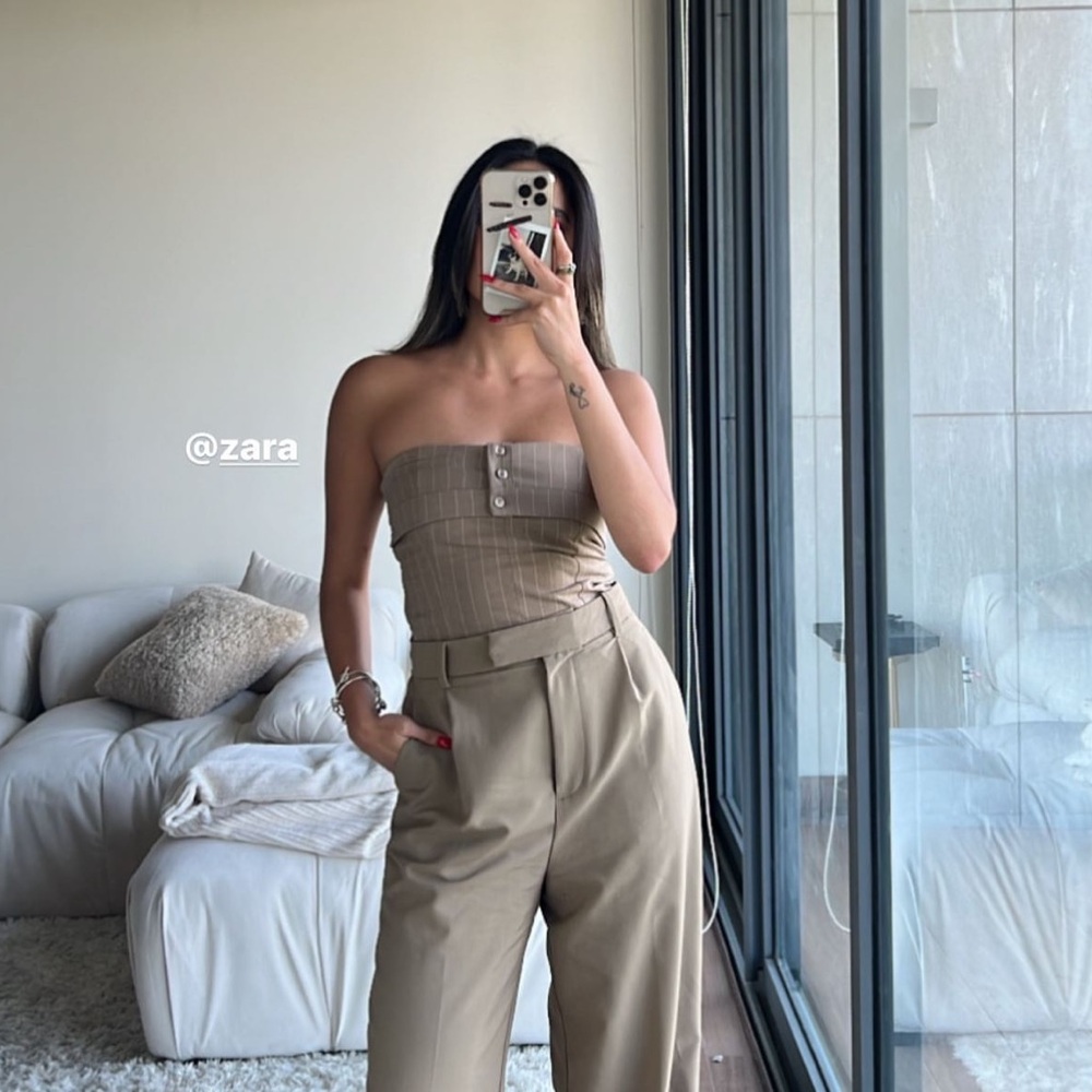 Zara top size medium